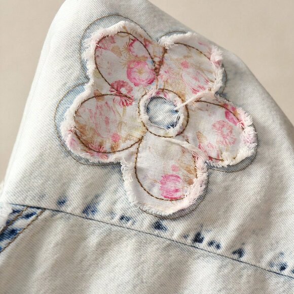 Blue Casual Women's Woven Patchwork Floral Long Sleeve Loose Wash Denim Shirt - Picture 6 of 7